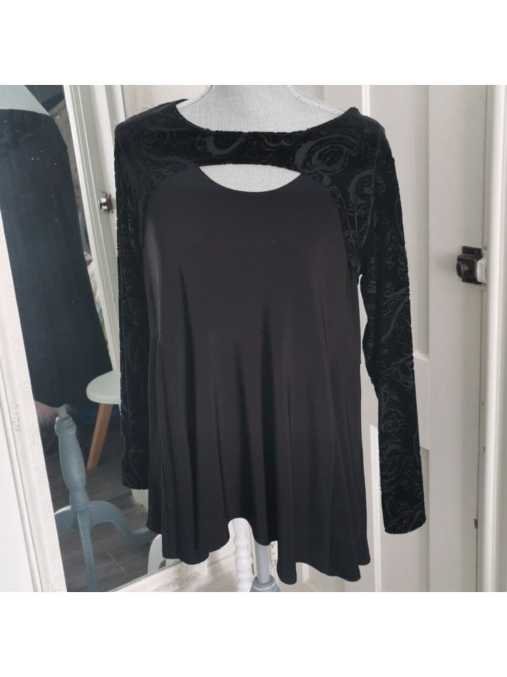 Sympli black cutout burnout velvet floral swing tunic. Whimsigoth,witchy. Size 8